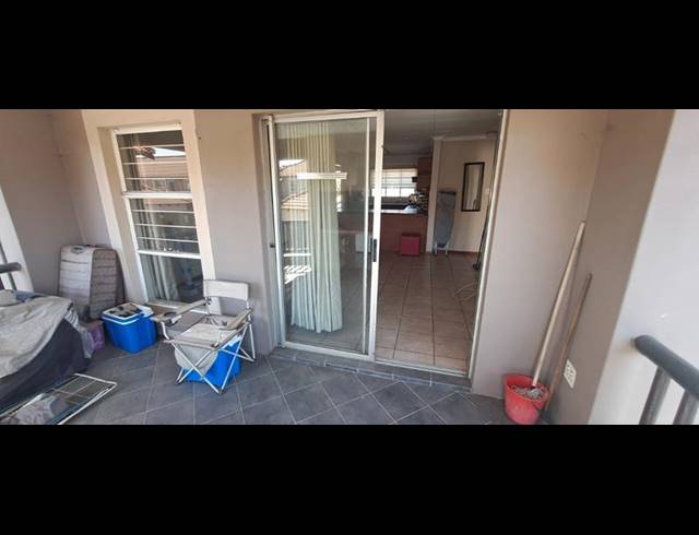 2 BEDROOM TOWNHOUSE FOR SALE IN VAN DYK PARK